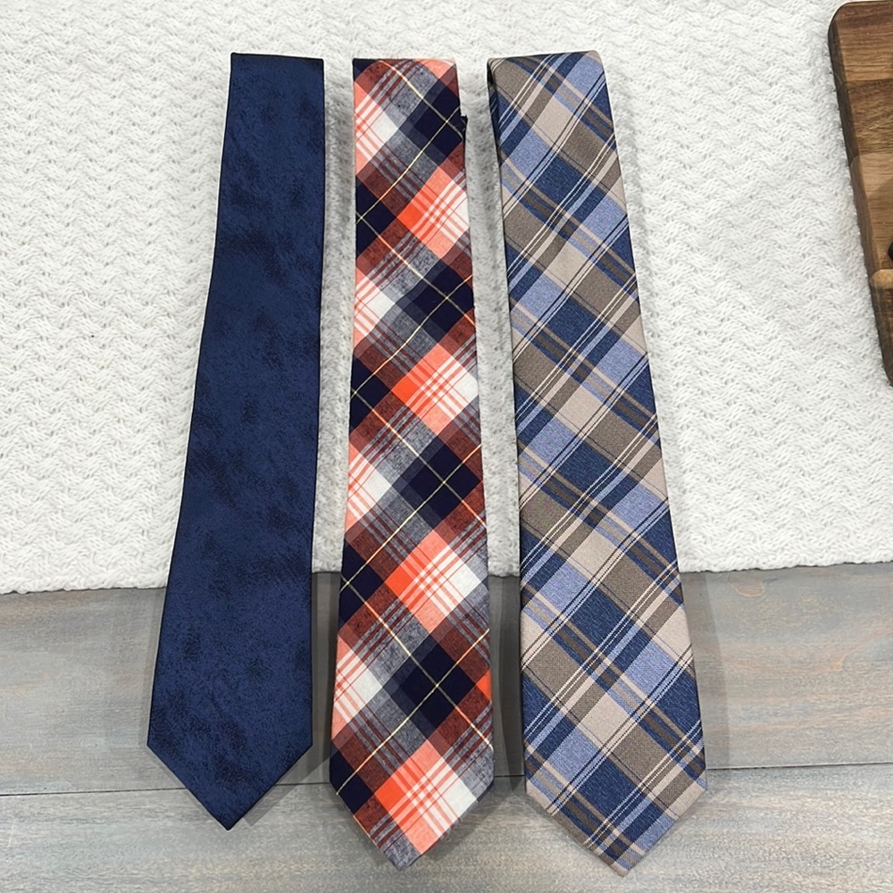 Men’s Navy Plaid Necktie Bundle
